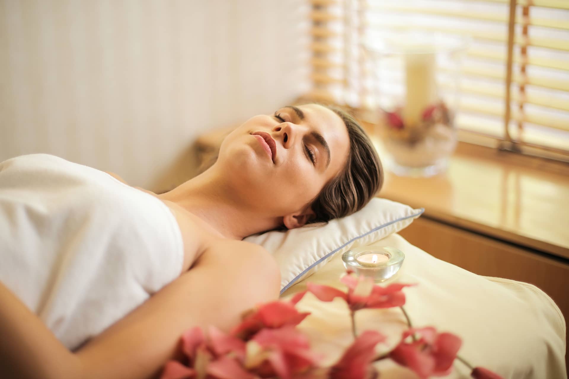 Aromatic massage treatment